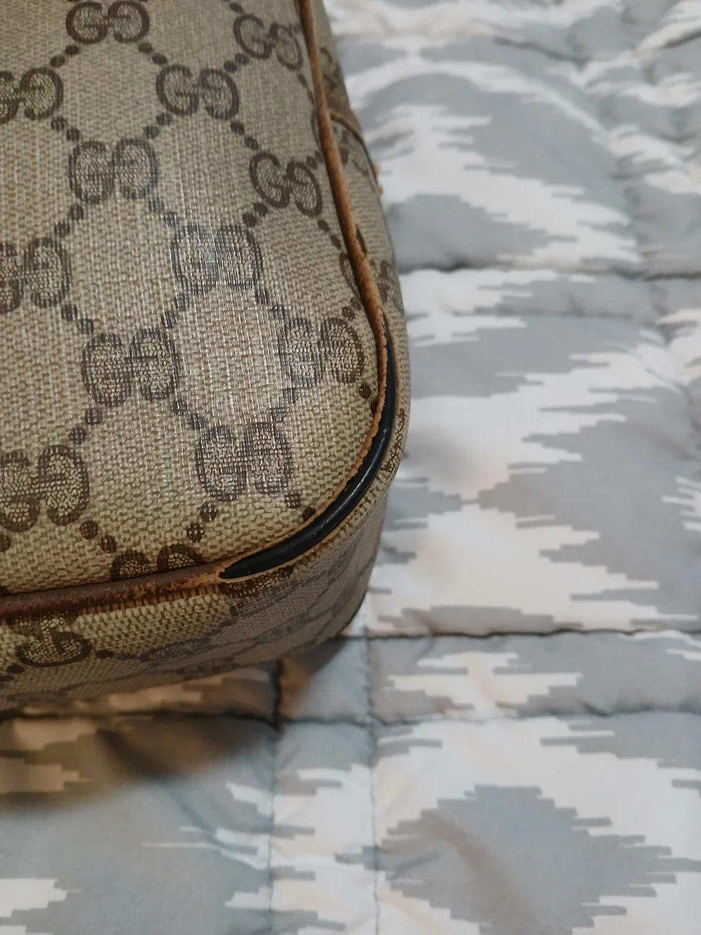 Gucci Tan Brown GG Supreme Canvas  Toiletry Case